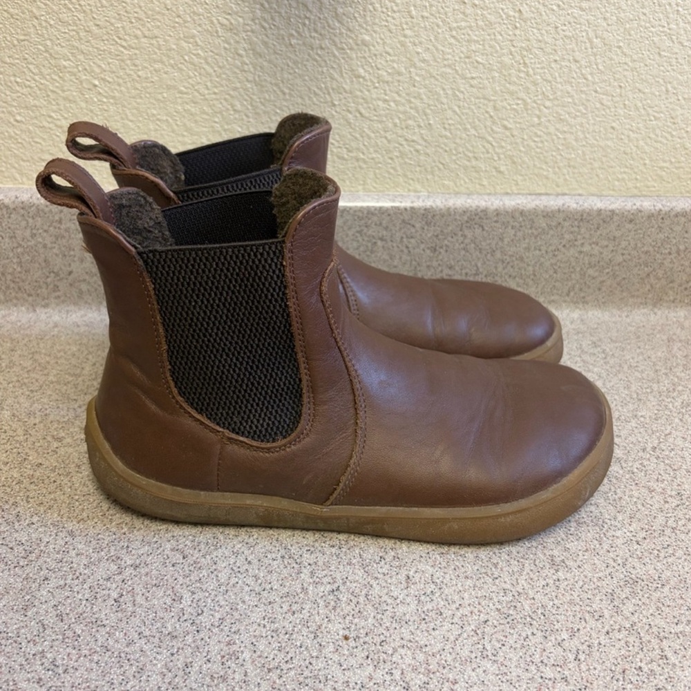 Be Lenka Barefoot Entice Neo Chelsea Boots Brown